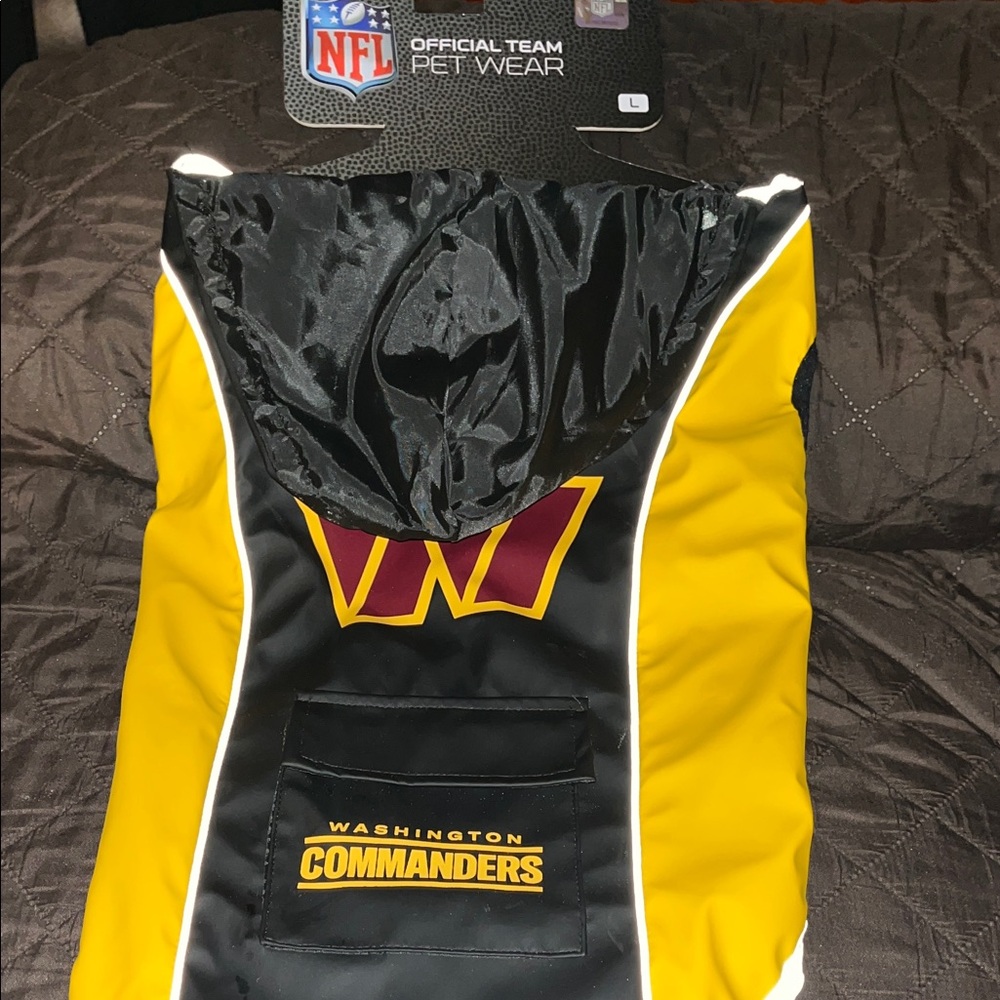 New NFL Washington Commanders Pet Jacket Size Large